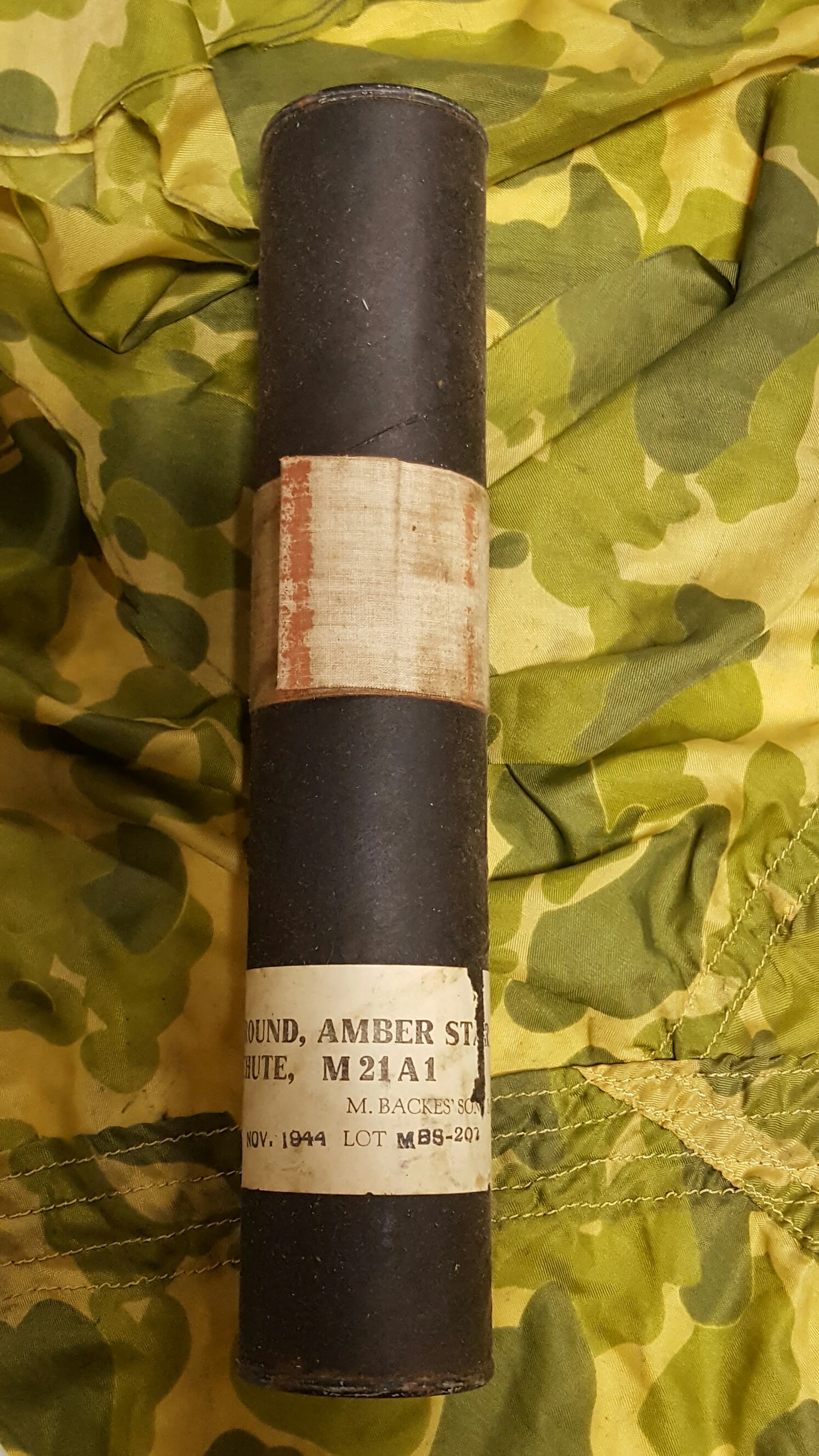 M21A1 Amber Star Signal Flare Parachute - Image 2