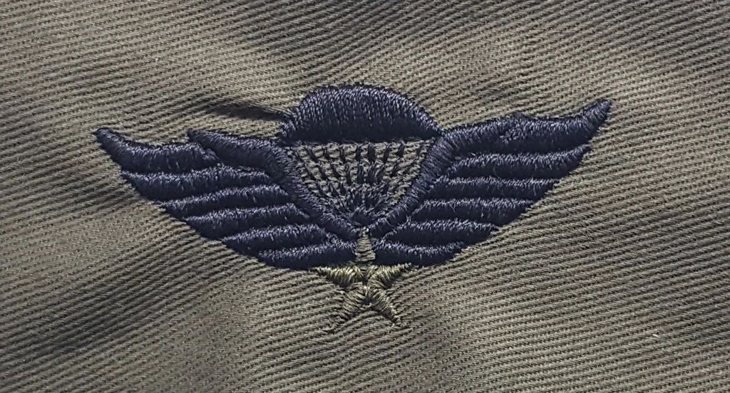 Vietnamese (RVN) Parachutist Qualification Badge. Embroidered, Subd. - Image 1