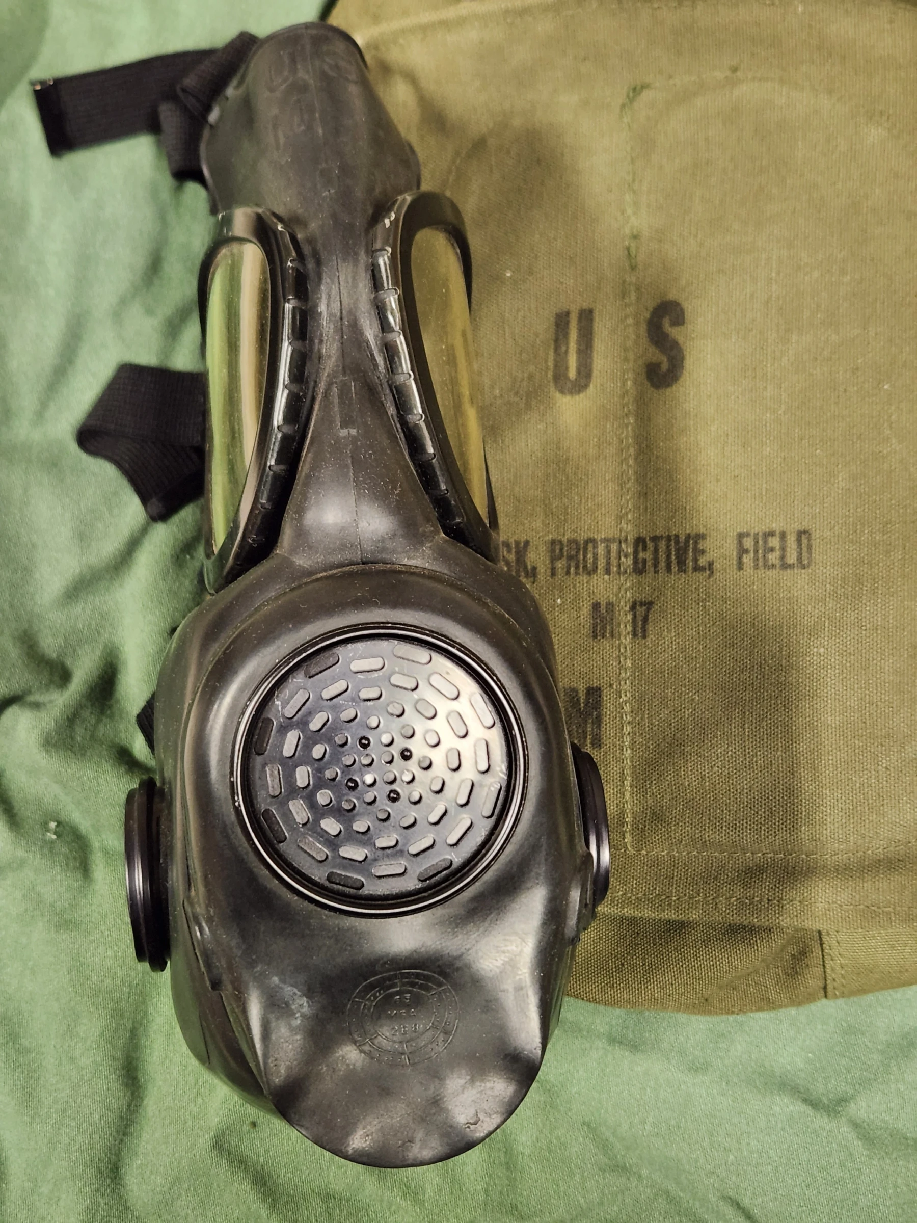 M-17 Gas Mask Set, 1965 - Image 2
