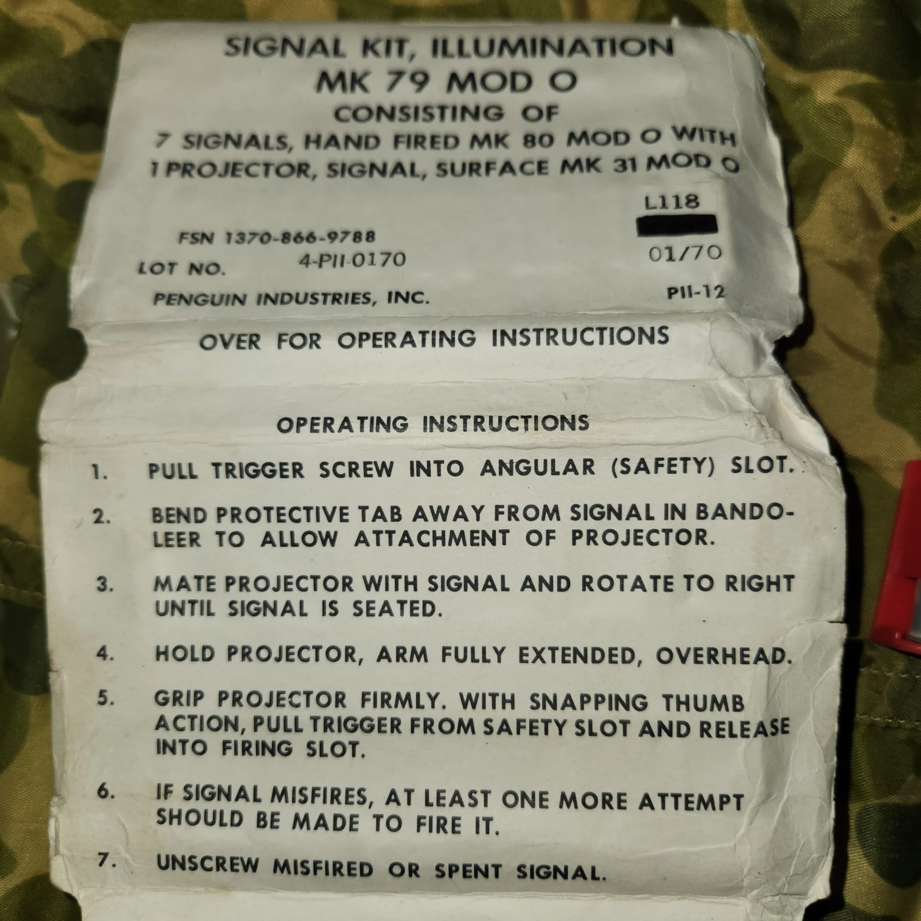 US Navy SEAL / Aviator Signal Kit, Illumination Mk79 Mod 0 - Image 3