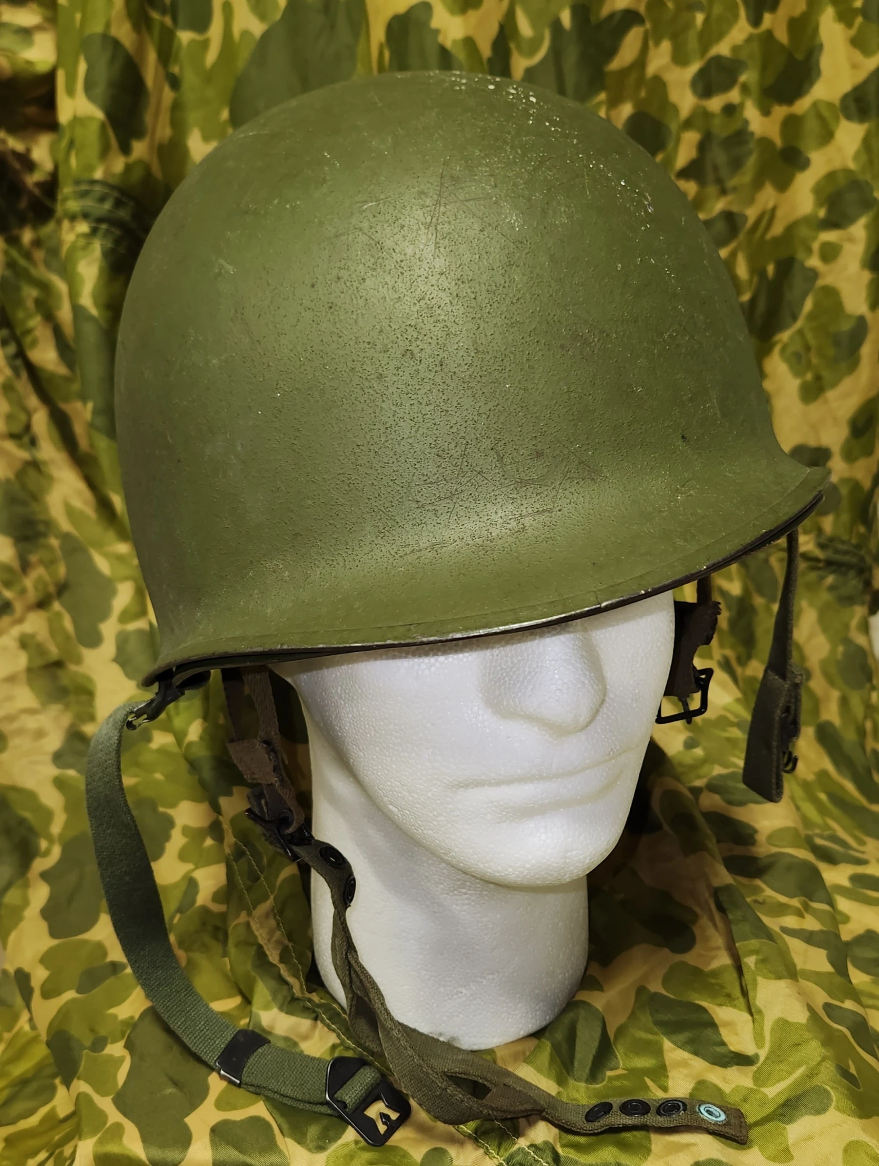 Post WWII / Korean War M-1C Airborne Helmet - Image 3