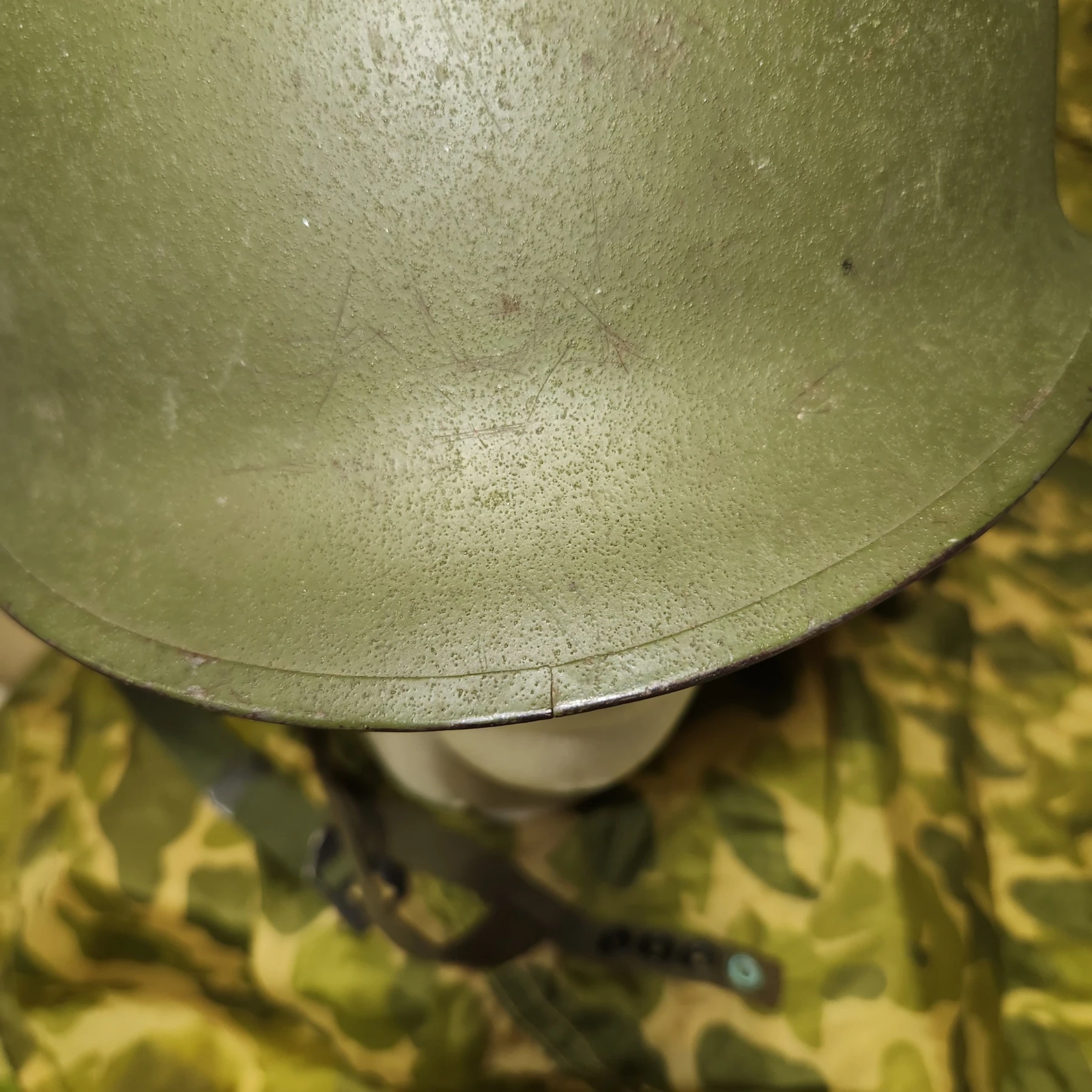 Post WWII / Korean War M-1C Airborne Helmet - Image 4