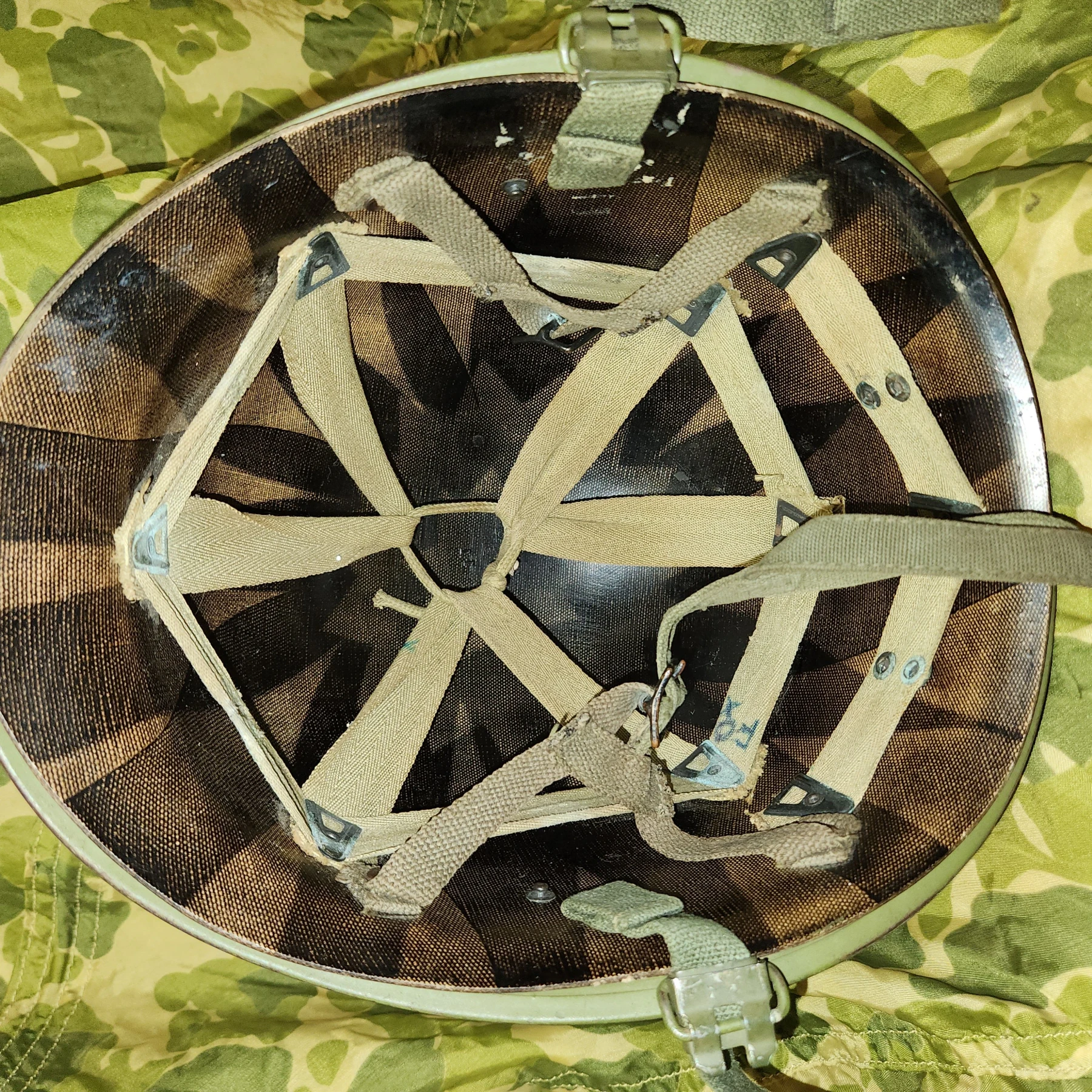 Post WWII / Korean War M-1C Airborne Helmet - Image 5
