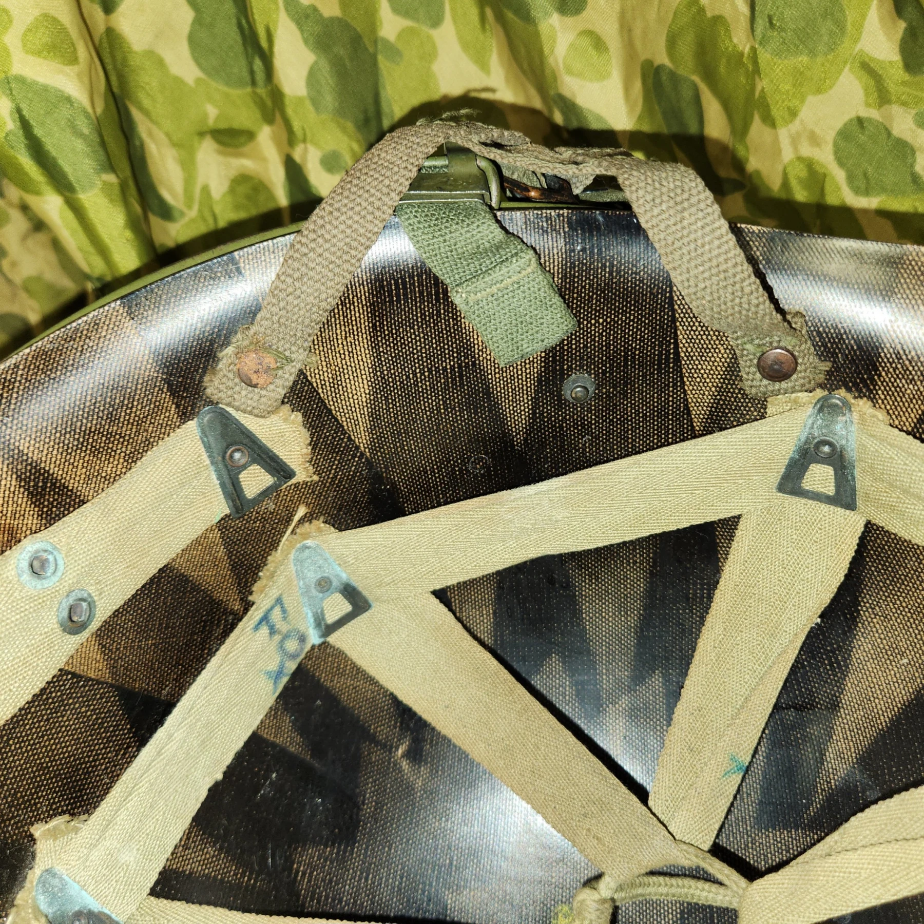 Post WWII / Korean War M-1C Airborne Helmet - Image 9