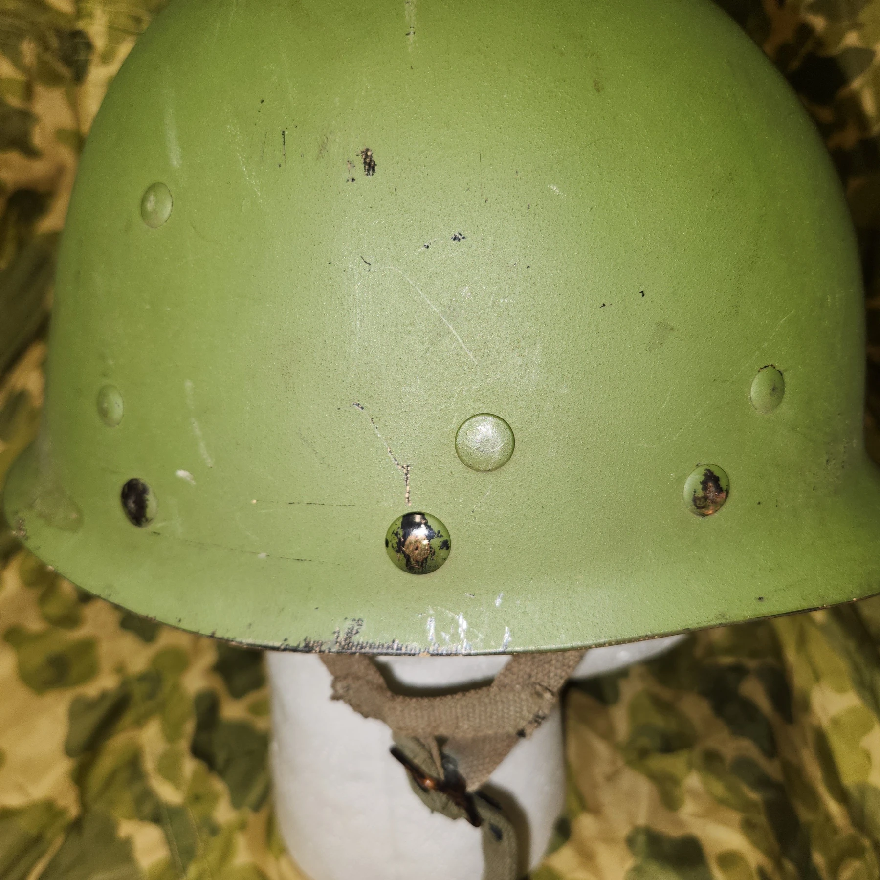 Post WWII / Korean War M-1C Airborne Helmet - Image 11