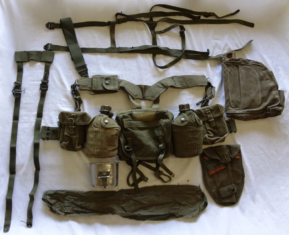 US Army Advanced Field Gear Package, VG - Image 1