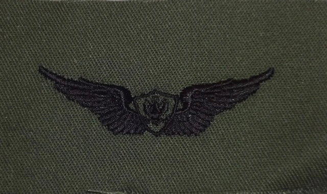 Army Aircraft Crewman Badge, Basic. Subdued. - Image 1