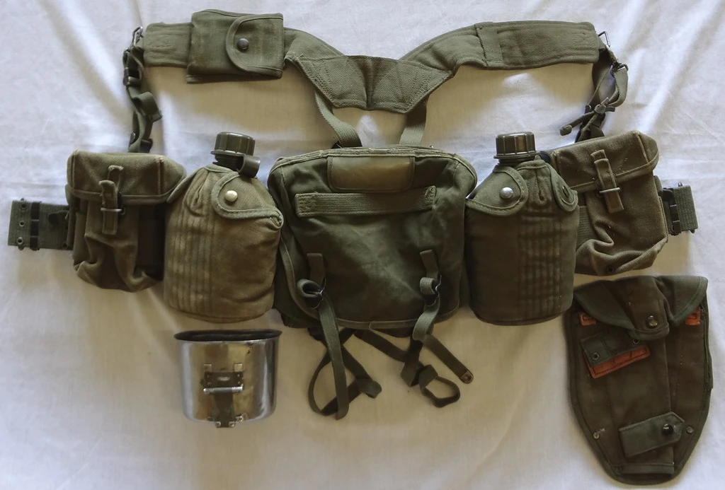 US Army Basic Field Gear Package, VG - Image 1