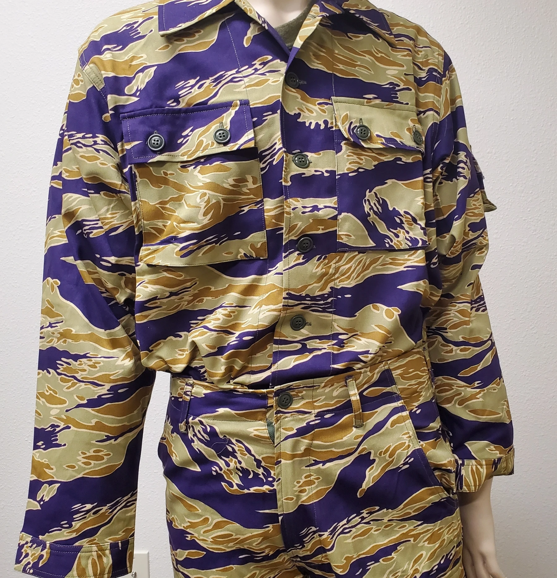Advisor Sparse Tiger Stripe Shirt (Gold) - Image 2