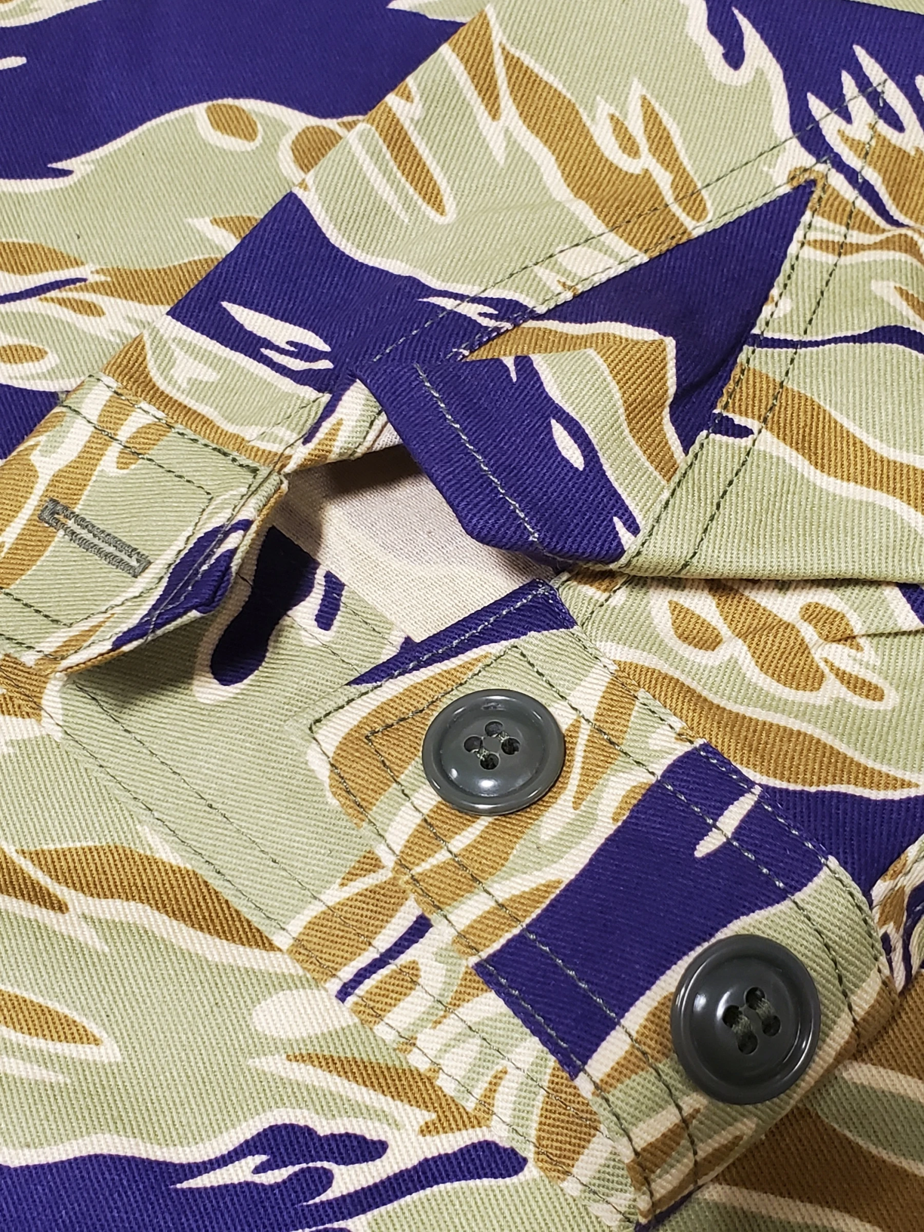 Advisor Sparse Tiger Stripe Shirt (Gold) - Image 5