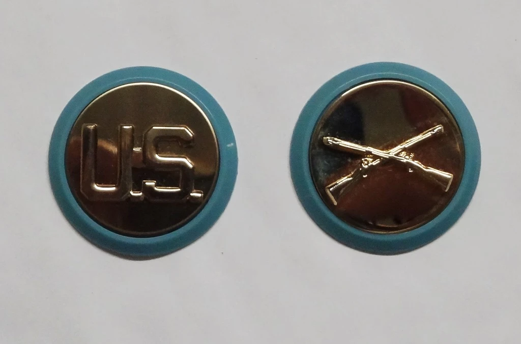 Infantry Collar Disk Set. - Image 2