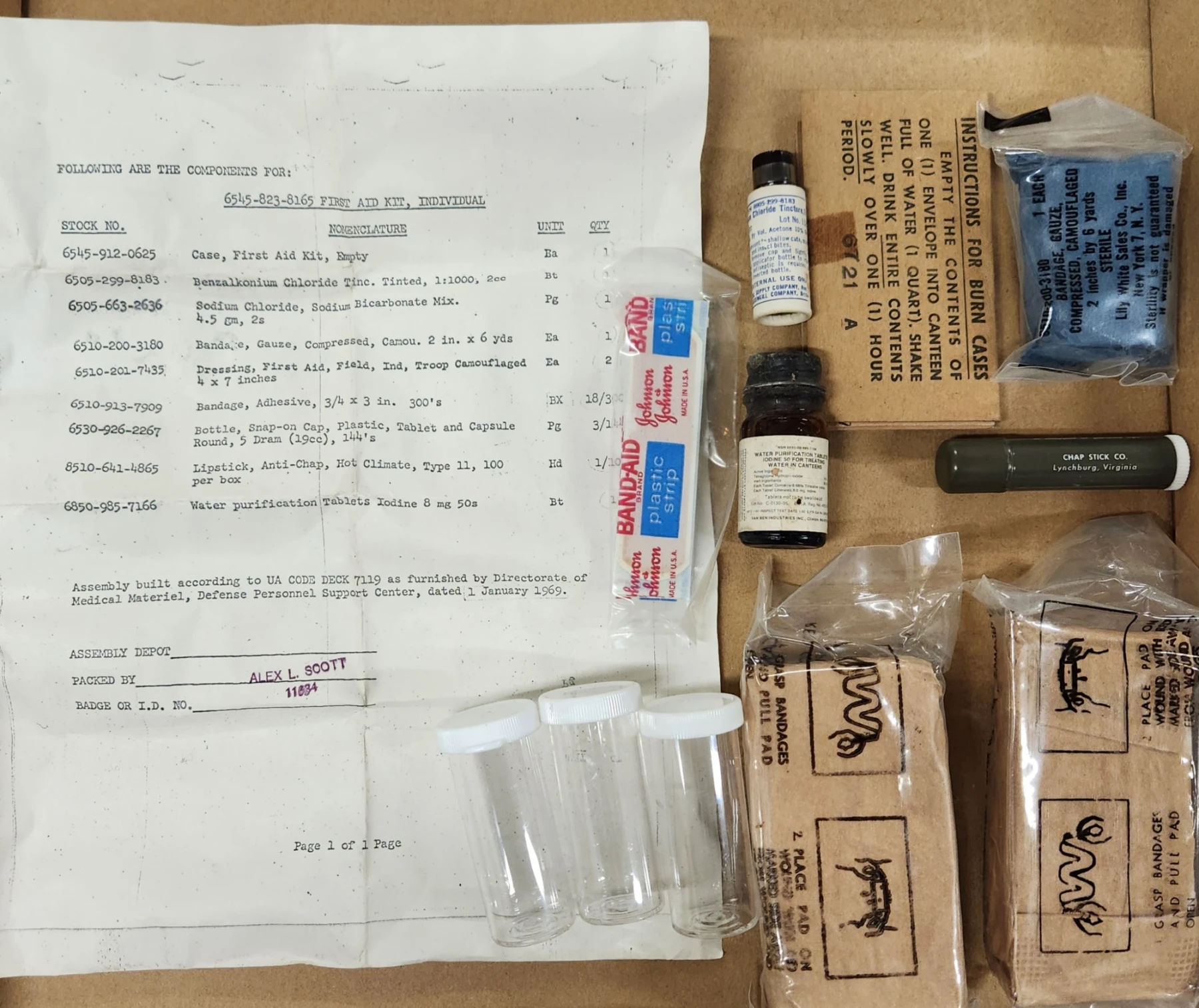 USMC Jungle 1st Aid Kit, Complete - Image 3