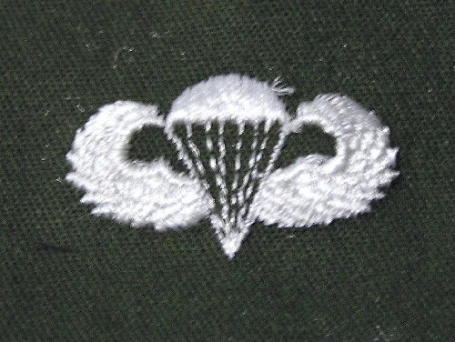 Parachutist Qualification Badge, Basic. Color. - Image 1