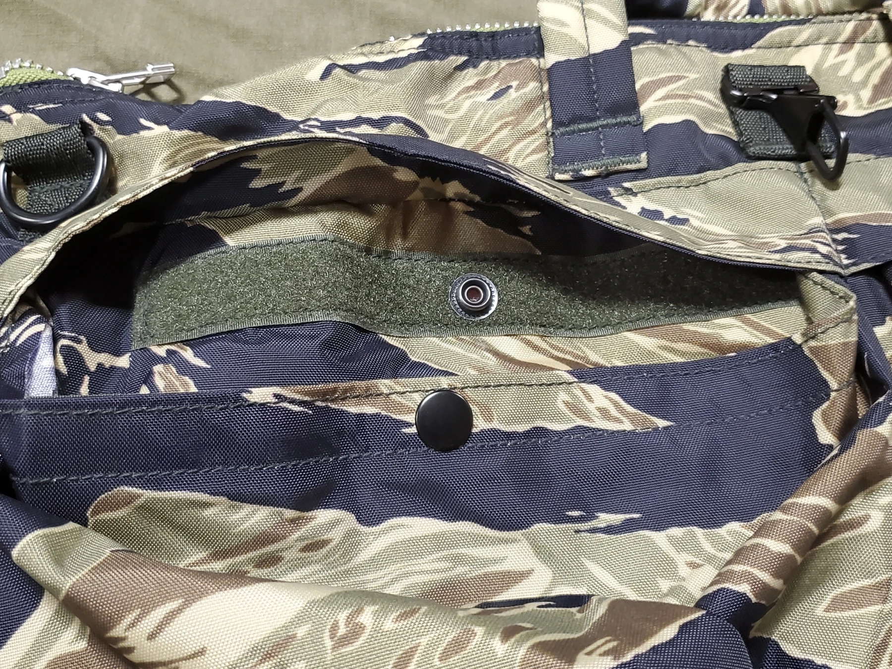 Tiger Stripe Flight Helmet Bag - Image 3