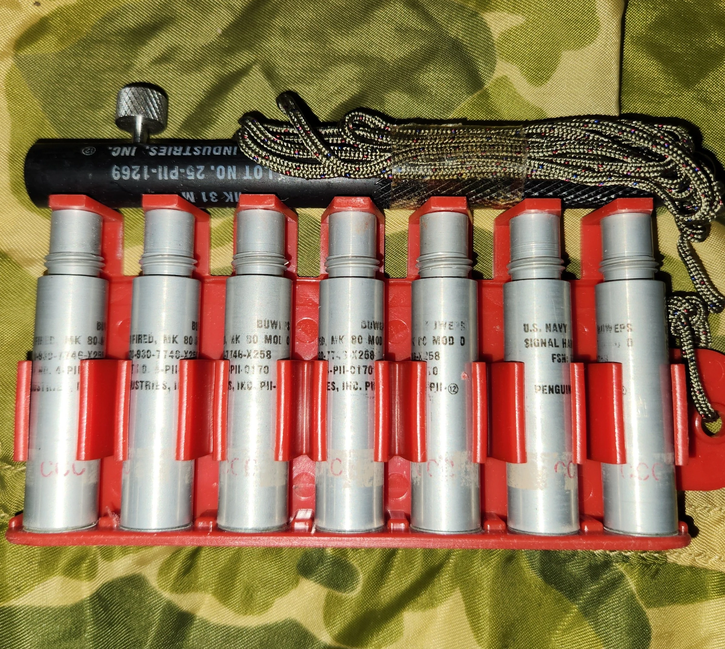 US Navy SEAL / Aviator Signal Kit, Illumination Mk79 Mod 0