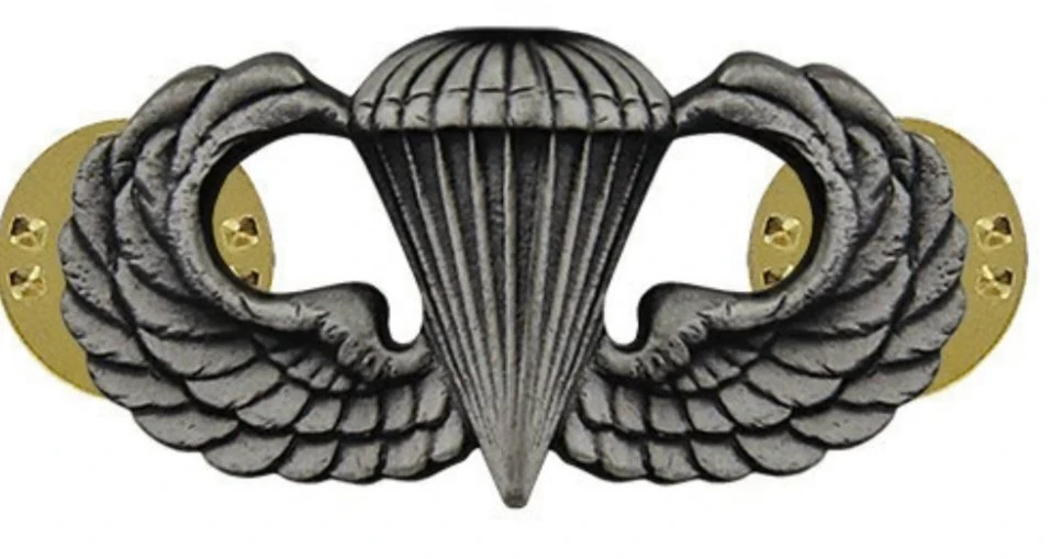 Parachutist Qualification Badge, Basic. Pin-On Metal.