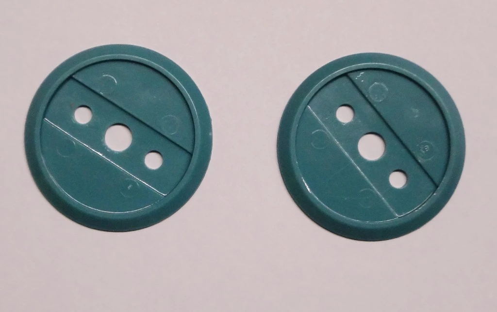 Infantry Collar Disk Set.
