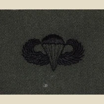 Parachutist Qualification Badge, Basic. Subdued.