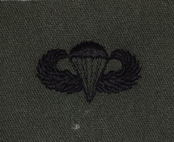 Parachutist Qualification Badge, Basic. Subdued.