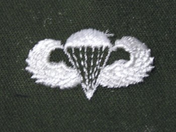 Parachutist Qualification Badge, Basic. Color.