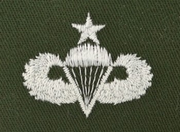 Parachutist Qualification Badge, Senior. Color