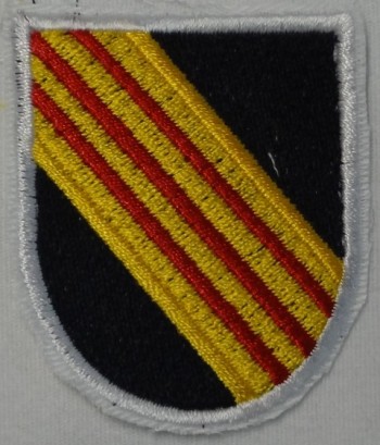 5th Special Forces Beret Flash, Non-Merrowed "Cut-Edge."