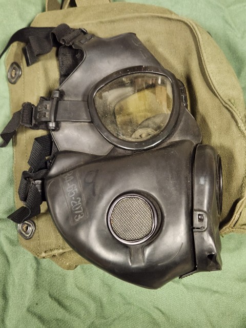 M-17 Gas Mask Set, 1965 - Gas Masks & Bags - US Field Gear & Equipment